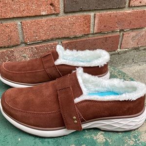 SOLD Ryka slip ons (Lillianna)